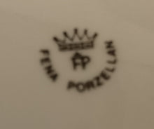 Lade das Bild in den Galerie-Viewer, SUPPENTELLER - Porzellan, Goldrand Geometrisches Punkte Relief Dekor