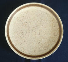 Lade das Bild in den Galerie-Viewer, DESSERTTELLER - Porzellan, Zweifärbiges Gesprenkeltes Linien Dekor, Inglasur, Handbemalt