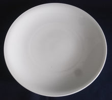 Lade das Bild in den Galerie-Viewer, SPEISETELLER - Porzellan, Einfärbig Klassisch Dekor
