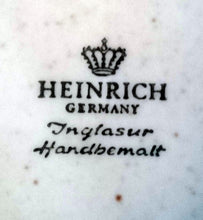 Lade das Bild in den Galerie-Viewer, 2er Set SUPPENTELLER - Porzellan, Zweifärbiges Gesprenkeltes Linien Dekor, Inglasur, Handbemalt