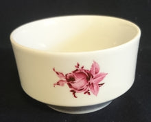 Lade das Bild in den Galerie-Viewer, ZUCKERSCHALE - Porzellan, Rosenblüten Knospen Dekor