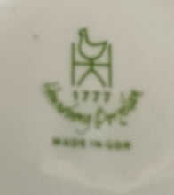 Lade das Bild in den Galerie-Viewer, ZUCKERSCHALE - Porzellan, Rosenblüten Knospen Dekor