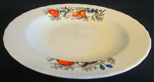 Lade das Bild in den Galerie-Viewer, 2er Set SUPPENTELLER - Porzellan, Gemüse Kräuter Gewürz Motiv Geriffelter Rand Dekor