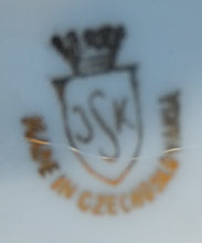 Lade das Bild in den Galerie-Viewer, KAFFEETASSE - Porzellan, Kobalt Linien Goldrand Sonne Blumenblüten Dekor