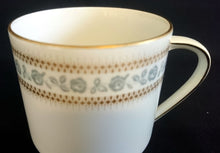 Lade das Bild in den Galerie-Viewer, 2er Set MOCCA KAFFEETASSEN - Porzellan, Goldrand Abstrakt Rosen Blumen Blüten Blatt Bältter Pflanzen Motiv Dekor