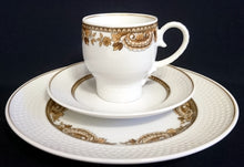 Lade das Bild in den Galerie-Viewer, UNTERTASSE "Friesland Atlantis" - Porzellan, Goldrand Abstrakt Muschel Fisch Schuppen Relief Dekor