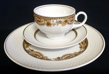 Lade das Bild in den Galerie-Viewer, TEETASSE "Friesland Atlantis" - Porzellan, Goldrand Abstrakt Muschel Fisch Schuppen Relief Dekor