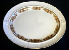 Lade das Bild in den Galerie-Viewer, SERVIERPLATTE "Friesland Atlantis" - Porzellan, Goldrand Abstrakt Muschel Fisch Schuppen Relief Dekor