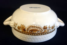 Lade das Bild in den Galerie-Viewer, SUPPENTASSE "Friesland Atlantis" - Porzellan, Goldrand Abstrakt Muschel Fisch Schuppen Relief Dekor