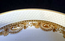 Lade das Bild in den Galerie-Viewer, SUPPENTELLER "Friesland Atlantis" - Porzellan, Goldrand Abstrakt Muschel Fisch Schuppen Relief Dekor
