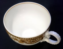 Lade das Bild in den Galerie-Viewer, TEETASSE "Friesland Atlantis" - Porzellan, Goldrand Abstrakt Muschel Fisch Schuppen Relief Dekor