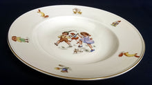 Lade das Bild in den Galerie-Viewer, SUPPENTELLER - Porzellan, Spielende Kinder Mädchen & Junge Clown Motiv Goldrand Dekor