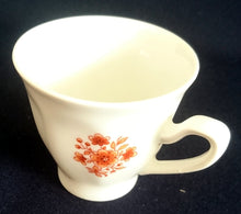 Lade das Bild in den Galerie-Viewer, 2er Set ESPRESSOTASSEN - Porzellan, Blumenstrauß Pflanzen Blüten Gewölbter Relief Rand Dekor