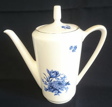 Lade das Bild in den Galerie-Viewer, KAFFEEKANNE MIT DECKEL - Porzellan, Blumen Dekor