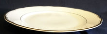 Lade das Bild in den Galerie-Viewer, SPEISETELLER - Porzellan, Doppelter & Innen Goldrand Linien Gewölbter Relief Form Dekor