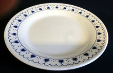 Lade das Bild in den Galerie-Viewer, SPEISETELLER - Keramik / Steingut, Herz Abstrakt Dekor