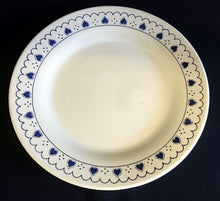 Lade das Bild in den Galerie-Viewer, SPEISETELLER - Keramik / Steingut, Herz Abstrakt Dekor