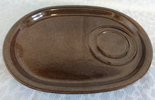 Lade das Bild in den Galerie-Viewer, SERVIERTABLETT - Keramik / Steingut, Oval, Einfärbiges Hellbraunes Dekor