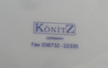 Lade das Bild in den Galerie-Viewer, 3er TEEGEDECK - Porzellan, Porzellan Weihnachtsbaum Kinder Fahrrad Schneemann Linien Randdekor