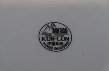 Lade das Bild in den Galerie-Viewer, UNTERTASSE - Porzellan, Modern Blumenrand Motiv Dekor