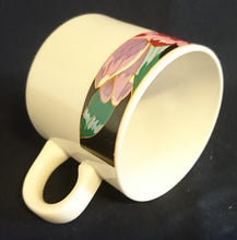 Lade das Bild in den Galerie-Viewer, KAFFEETASSE - Porzellan, Modern Blumenrand Motiv Dekor