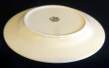 Lade das Bild in den Galerie-Viewer, UNTERTASSE - Porzellan, Blumenblüten Pflanzen Motiv Linienrand Dekor