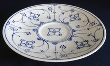 Lade das Bild in den Galerie-Viewer, 2er KAFFEEGEDECK "Ingres Weiss" - Porzellan, Indisch Blau Strohblume Motiv Dekor (Grüner Markenstempel)