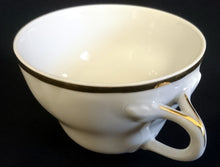 Lade das Bild in den Galerie-Viewer, KAFFEETASSE "Ingres Weiss" "Maria Theresia" - Porzellan, Goldrand Motiv Einfärbiges Dekor