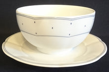 Lade das Bild in den Galerie-Viewer, SAUCIER - Porzellan, Geometrisches Karo Punkte Tupfen Linien Gewölbter Relief Rand Motiv Dekor (BC)