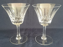 Lade das Bild in den Galerie-Viewer, 2er Set GETRÄNKEGLÄSER - Kristallglas, Klar Symetrischer Linien Schliff Dekor