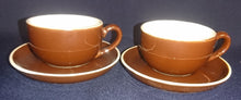 Lade das Bild in den Galerie-Viewer, 2er Set MOCCA UNTERTASSE - Keramik / Steingut, Weißer Rand Einfärbiges Dekor
