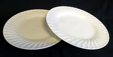 Lade das Bild in den Galerie-Viewer, 2er Set SPEISETELLER - Porzellan, Wellenartig Einfärbiges Dekor