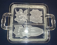 Lade das Bild in den Galerie-Viewer, SCHALENTABLETT MIT GRIFFEN (3 Kammer) - Hartglas, Blumen Obst Blätter Mattiertes Dekor