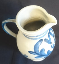 Lade das Bild in den Galerie-Viewer, APFELWEINKRUG BEMBEL - Keramik / Steingut, Aufschrift "VDO 4.12.82" Dekor, Handbemalt