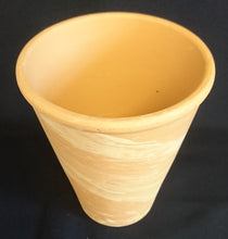 Lade das Bild in den Galerie-Viewer, BLUMENTOPF - Keramik / Steingut, Schleier Dekor, Handbemalt