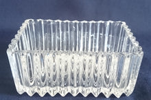 Lade das Bild in den Galerie-Viewer, DIPSCHÄLCHEN - Hartglas, Lineares Gewölbtes Rauten Relief Motiv Dekor