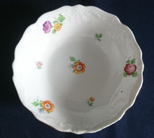 Lade das Bild in den Galerie-Viewer, BEILAGENSCHÄLCHEN - Porzellan, Blumen Blüten Motiv Goldrand Dekor (A)