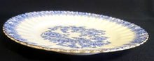 Lade das Bild in den Galerie-Viewer, 2er Set DESSERTTELLER - Porzellan, China Blau Goldrand Relief Dekor