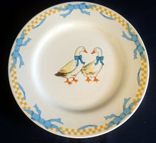 Lade das Bild in den Galerie-Viewer, 2er Set DESSERTTELLER "Porcelain Collection" - Porzellan, Ländliches Gänse Schleifen Motiv Dekor