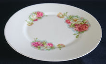 Lade das Bild in den Galerie-Viewer, DESSERTTELLER - Porzellan, Rosenblumenstrauß Motiv Goldrand Dekor