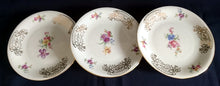 Lade das Bild in den Galerie-Viewer, 3er Set DESSERTTELLER - Porzellan, Unterschiedliches Abstraktes Blumen Motiv Goldrand Dekor (A+B+C)