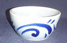 Lade das Bild in den Galerie-Viewer, DIPSCHÄLCHEN - Keramik / Steingut, Abstrakt Hash Zeichen Dekor