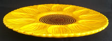 Lade das Bild in den Galerie-Viewer, EIER- BEILAGENPLATTENTELLER - Keramik / Steingut, Halbe Eier Sonnenblumen Motiv Form Dekor