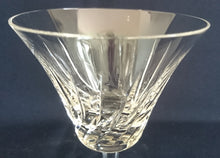 Lade das Bild in den Galerie-Viewer, 2er Set GETRÄNKEGLÄSER - Kristallglas, Klar Symetrischer Linien Schliff Dekor