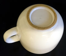 Lade das Bild in den Galerie-Viewer, RIESENTASSE - Keramik / Steingut, Einfärbiges Weißes Dekor