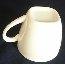Lade das Bild in den Galerie-Viewer, 2er Set KAFFEETASSEN - Porzellan, Abgerundete Viereckige Quadratische Form Einfärbiges Dekor