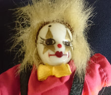 Lade das Bild in den Galerie-Viewer, CLOWN PUPPE - Mittelgroß, Stoff / Glas, Handarbeit, Handbemalt (C)