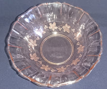 Lade das Bild in den Galerie-Viewer, SERVIERSCHÜSSEL - Hartglas, Matt Geschliffenes Blatt Blätter Relief Motiv Dekor