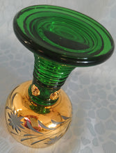 Lade das Bild in den Galerie-Viewer, ANDENKEN RÖMERGLAS "Passau" - Press- / Hartglas, Blüten Pflanzen Goldklumpen Goldrand Aufschrift Dekor