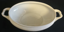 Lade das Bild in den Galerie-Viewer, SUPPENTERRINE MIT DECKEL - Porzellan ,Goldrand Dekor